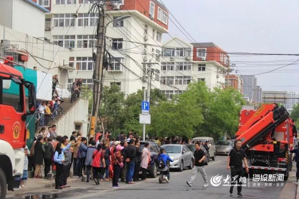 突發(fā)！青島一居民樓發(fā)生爆燃！已造1人死亡，7人受傷！3公里外有震感…